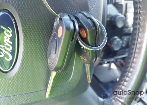 2011 Ford Escape Xlt из США, поврежденный, VIN 1FMCU0D77BKB19238